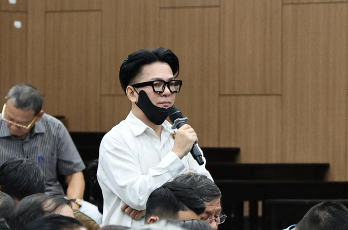 Bị cáo Vũ Ngọc Hà (ca sĩ Vũ Hà) tại phiên tòa. (Nguồn: Tuổi Trẻ Online)