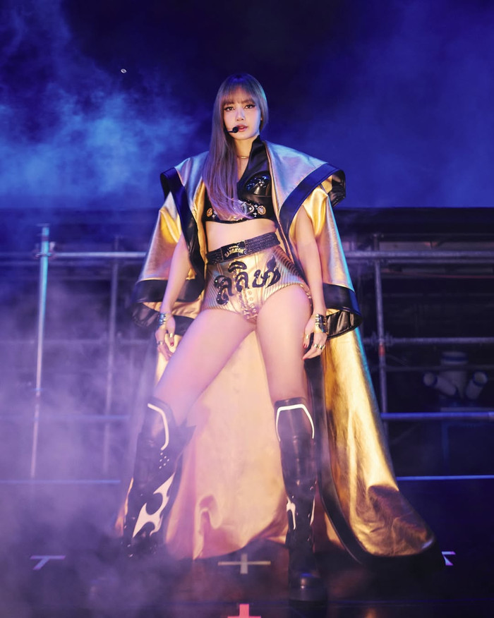 Khi vướng tranh cãi về trang phục, Lisa đã lựa chọn im lặng. Ảnh: IGNV