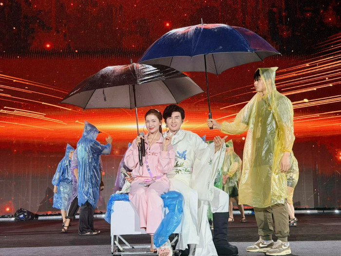 Hình ảnh mới nhất của Hòa Minzy. Ảnh: FBNV