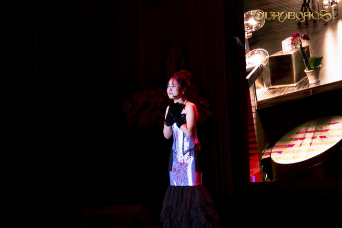 Khép lại với một cái kết mở, vở kịch để lại cho khán giả nhiều suy ngẫm. 