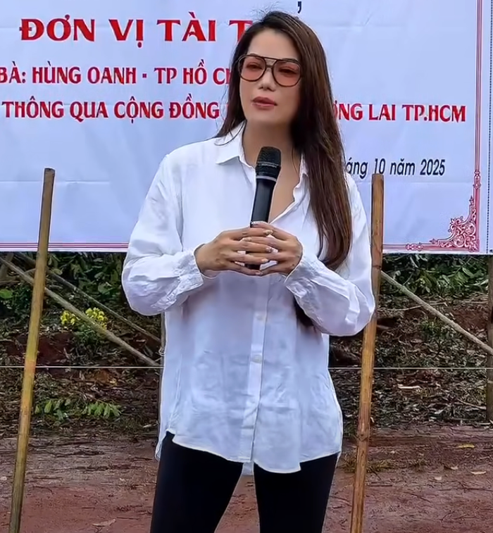 Trước khi bị bắt, Trương Ngọc Ánh còn chia sẻ hình ảnh đi từ thiện.