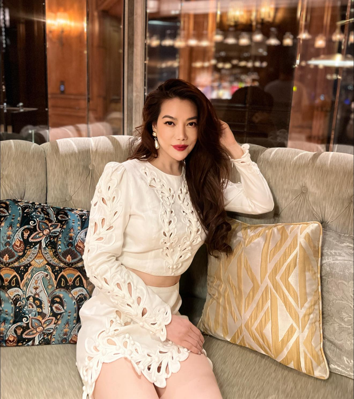 Cô cũng khoe ảnh check-in sang chảnh ít ngày trước khi bị bắt tối 31/10, càng khiến cư dân mạng khó tin.