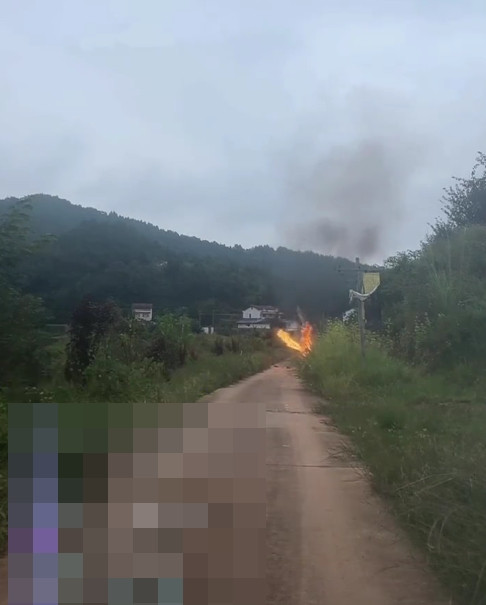 Máy bay siêu nhẹ bốc cháy trên không, người đàn ông 55 tuổi qua đời khi đang livestream Ảnh 3