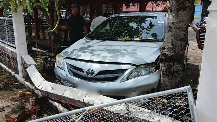 Vừa rời khỏi đám tang, người đàn ông gặp tai nạn khiến khách khứa hoảng sợ Ảnh 2