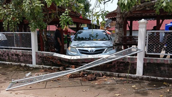 Vừa rời khỏi đám tang, người đàn ông gặp tai nạn khiến khách khứa hoảng sợ Ảnh 3