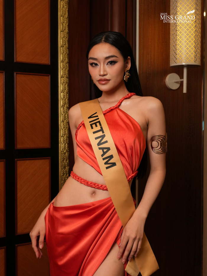 Những câu nói được cho là của Yến Nhi vô tình bị lọt vào livestream của bạn cùng phòng, đang gây tranh cãi trên nhiều diễn đàn sắc đẹp. (Ảnh MGI)