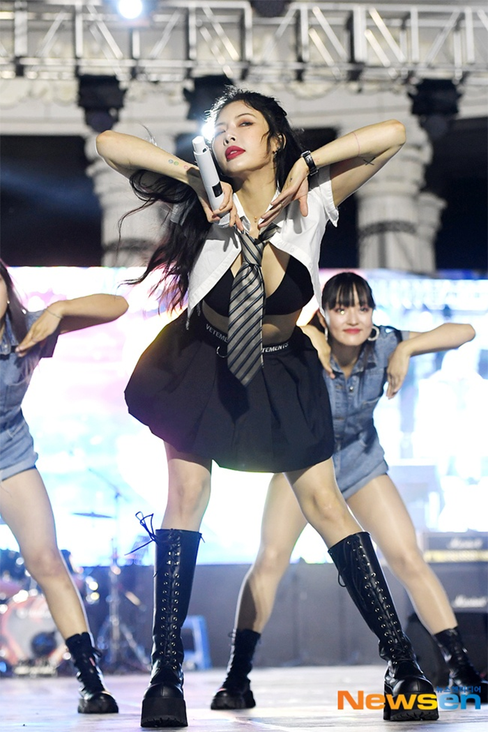 HyunA không phải nghệ sĩ duy nhất từng vấp phải tranh cãi này. (Ảnh: Newsen)