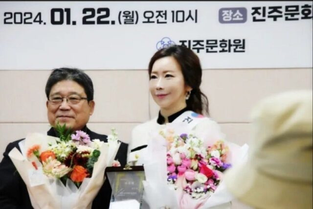 Rúng động nữ ca sĩ bạo hành con gái nhỏ đến chết, đã bị bắt giữ Ảnh 1