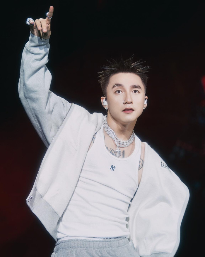 Mẹ ruột Sơn Tùng khiến cộng đồng mạng 'dậy sóng' Ảnh 9