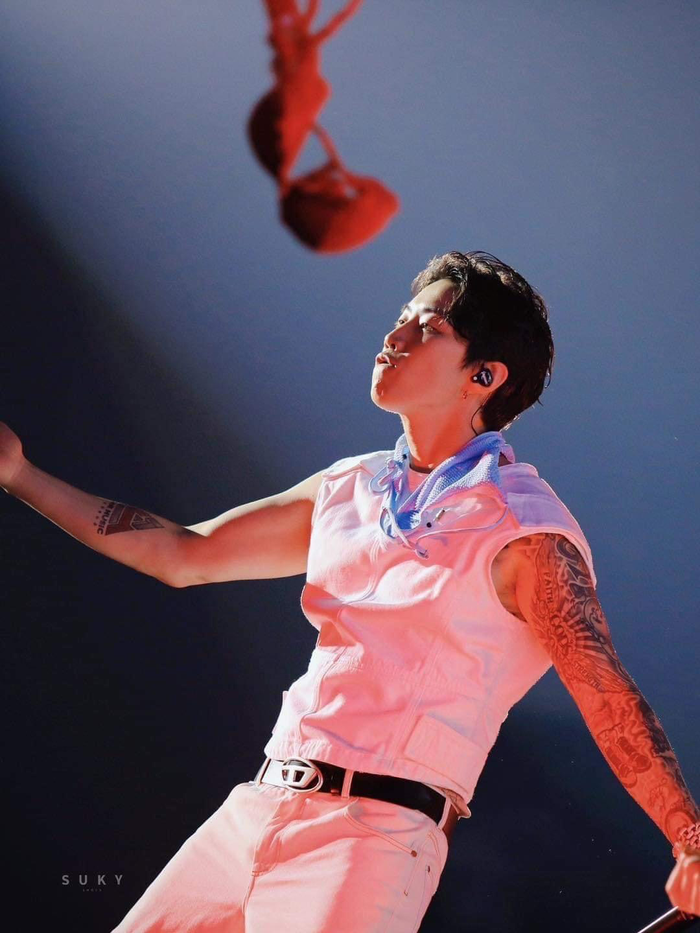 Jay Park được mệnh danh là 'ông hoàng showbiz thế hệ mới' với phong cách trình diễn cực 'cháy' trên sân khấu.