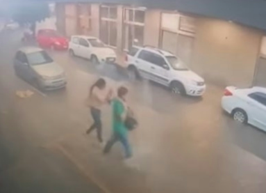 Nữ sinh bị điện giật tử vong khi lội nước để đến lớp học Ảnh 2