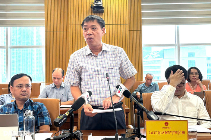 Ông Hoàng Đức Cường, Phó Cục trưởng Cục Khí tượng Thủy văn. Ảnh: Dân trí