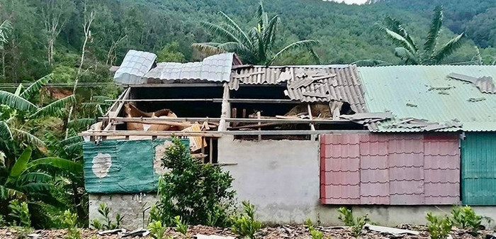 Lốc xoáy làm hư hỏng nhiều nhà dân tại xã Sơn Tiến. (Nguồn: Báo Hà Tĩnh)