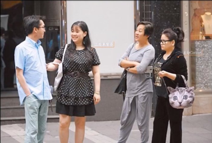 Những người 'vợ hờ' của nam diễn viên thường xuyên gặp và đi chơi với nhau.