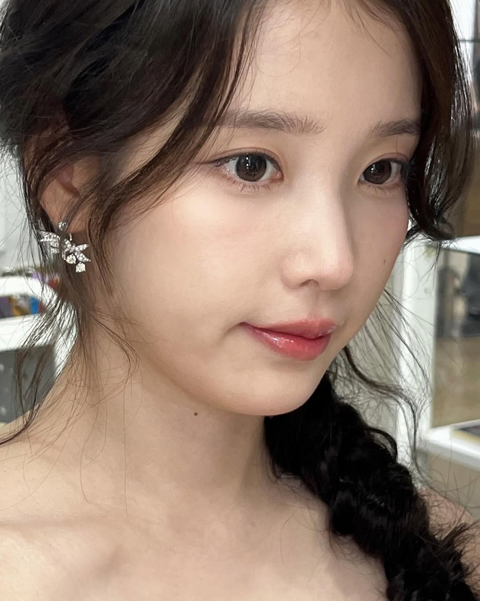 Khuôn mặt đẹp 'không tì vết' của IU (Ảnh: IU)