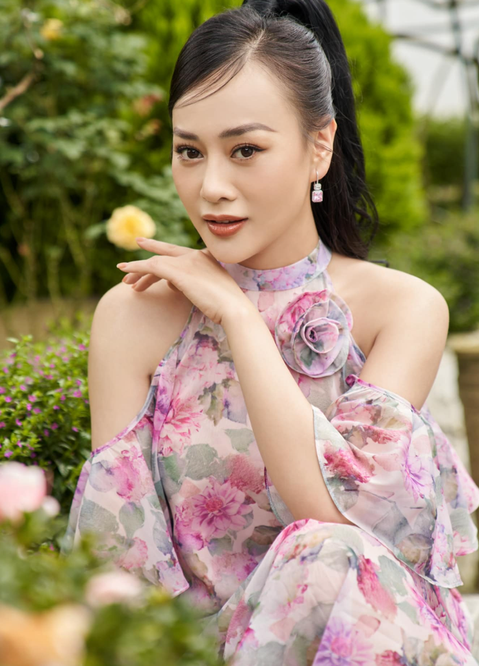 Lộ chi tiết khác lạ của Phương Oanh kể từ khi làm vợ Shark Bình