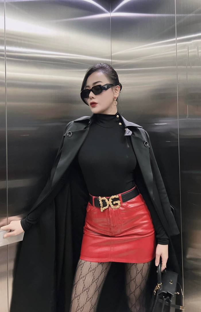 Hình ảnh 'phú bà' dát đồ hiệu của Phương Oanh từng gây chú ý. (Ảnh FBNV)