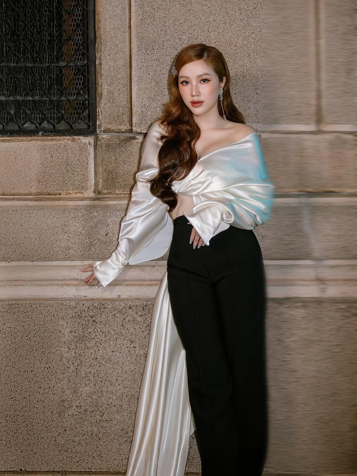 Mỗi lần xuất hiện, Bảo Thy đều nhận được sự quan tâm lớn nhờ gu thời trang tinh tế và vóc dáng gọn gàng. (Ảnh: FBNV)