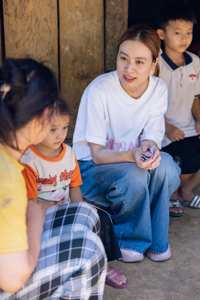 Hoàng Thùy Linh công bố số tiền ủng hộ bà con vùng lũ, lời nhắn đi kèm gây xúc động Ảnh 4