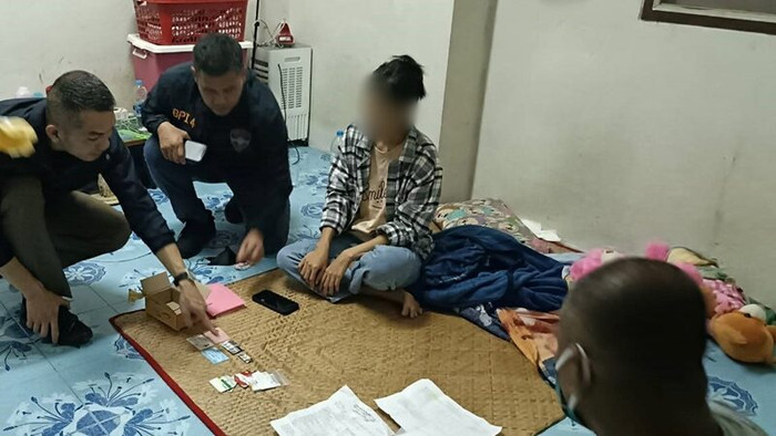 Phát hiện trẻ sơ sinh bị vứt trong thùng rác, người mẹ trẻ bị bắt giữ Ảnh 3