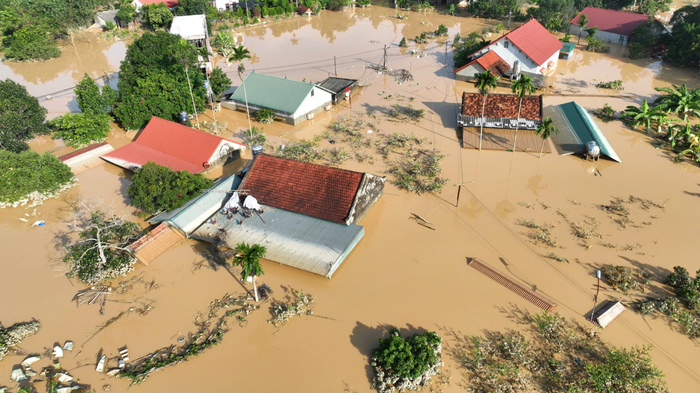 Lũ bủa vây xóm làng tại Bắc Ninh. (Nguồn: VnExpress)