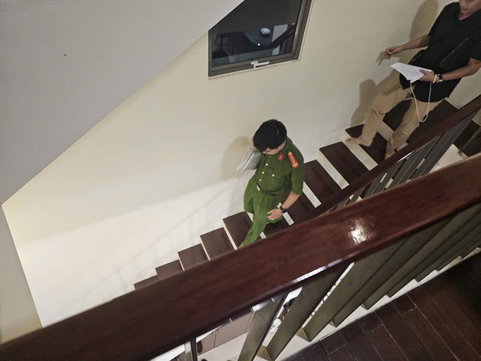 Những hình ảnh bên trong căn biệt thự đắt đỏ của Trương Ngọc Ánh vừa bị khám xét đang được quan tâm. (Ảnh: C.A. - Báo Tuổi Trẻ)