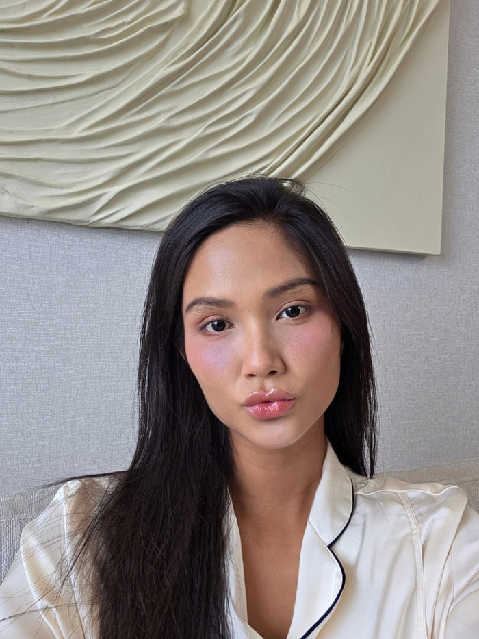 H'Hen Niê đã xoá hoặc ẩn bài giải thích về hành động tranh cãi của chồng sau ít phút đăng tải. Ảnh: FBNV