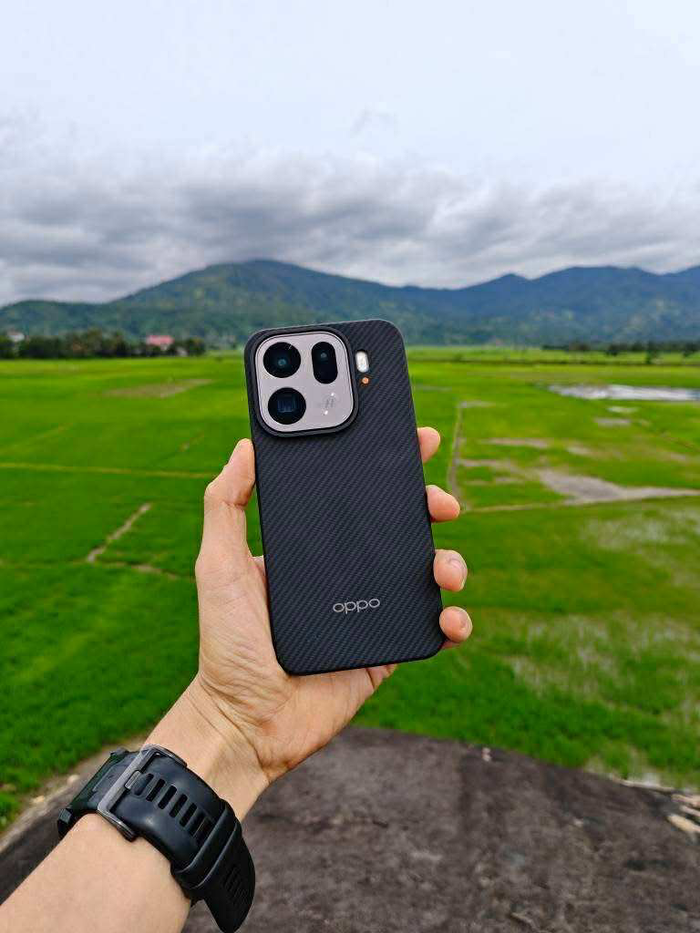 Không chỉ mạnh về camera, chiếc điện thoại của chồng H'Hen Niê còn được đánh giá cao ở phần cứng (Ảnh: FBNV).