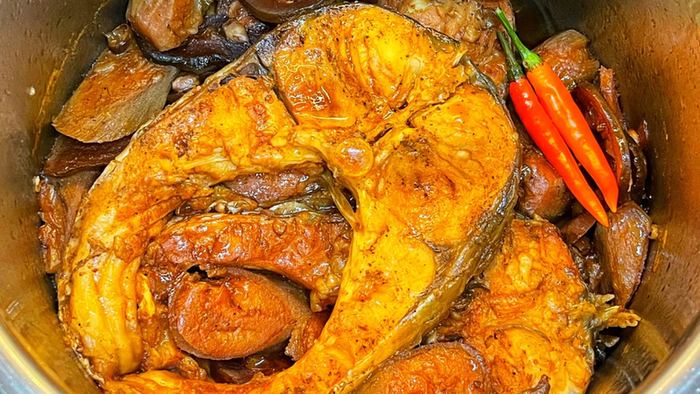 Cá trắm cỏ kho trở thành món ngon, được cho là đặc sản của làng Vũ Đại (Hà Nam). (Ảnh minh họa từ Internet)