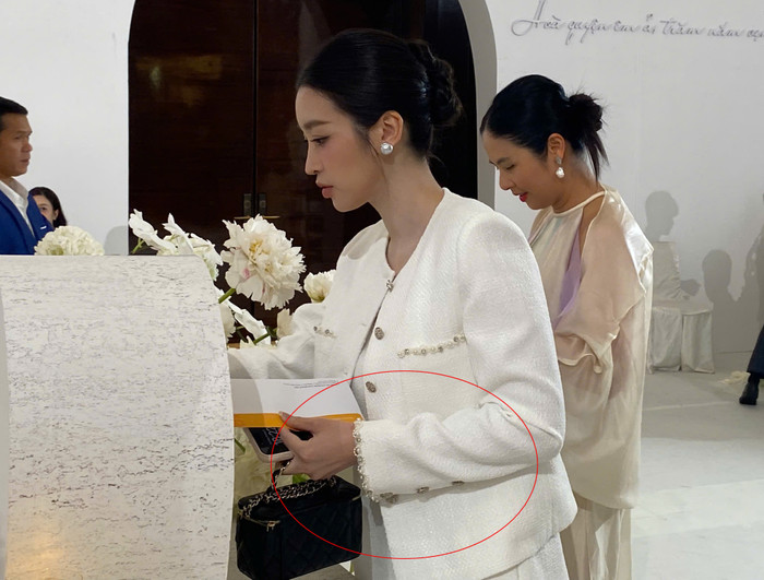 Hình ảnh khiến cư dân mạng đặt nghi vấn 'dâu hào môn' Đỗ Mỹ Linh đang mang thai lần 2. 