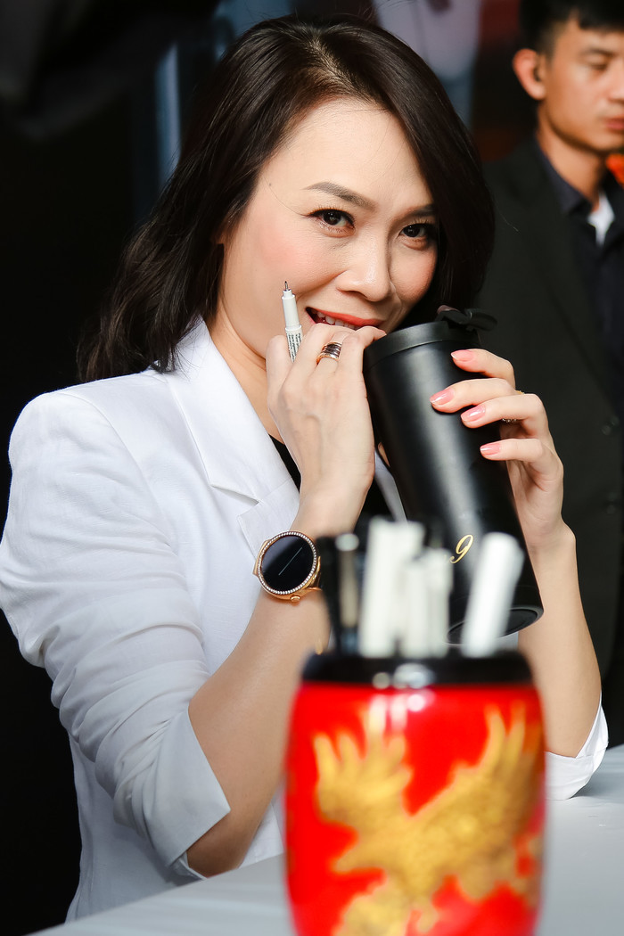 Mỹ Tâm và chiếc đồng hồ 13 triệu đồng.