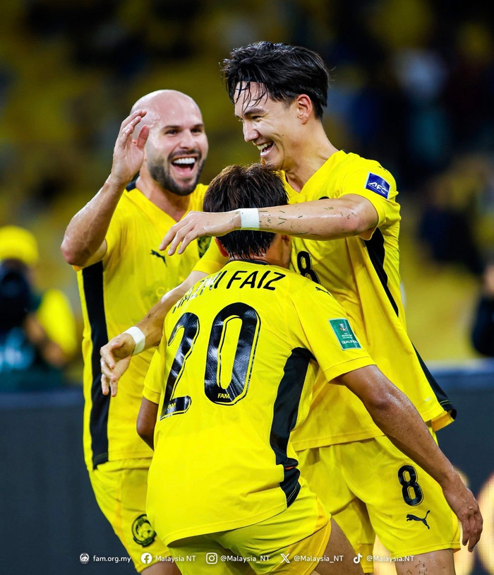 Nếu chỉ tính trong năm 2025, tuyển Việt Nam đã chính thức hết cơ hội giành ngôi đầu bảng F của Malaysia, bất chấp kết quả loạt trận thứ 5 ra sao. Ảnh: Malaysia NT