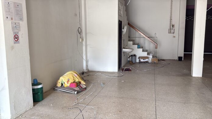 Đi làm ăn xa một tháng, người đàn ông sửng sốt khi trở về căn nhà của mình Ảnh 3