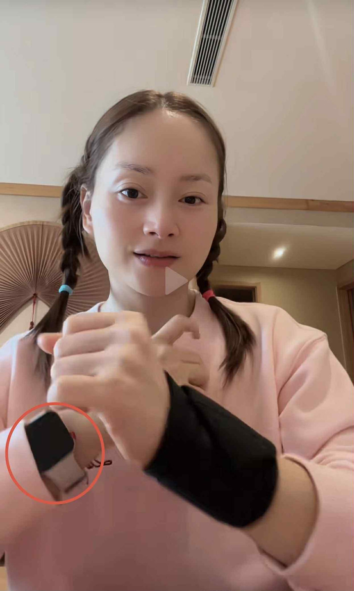 Lan Phương và chiếc đồng hồ 2 triệu. Ảnh chụp màn hình