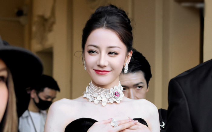 Tin đồn bủa vây Địch Lệ Nhiệt Ba sau thông báo về tình trạng sức khỏe của nữ diễn viên (Ảnh: Weibo).