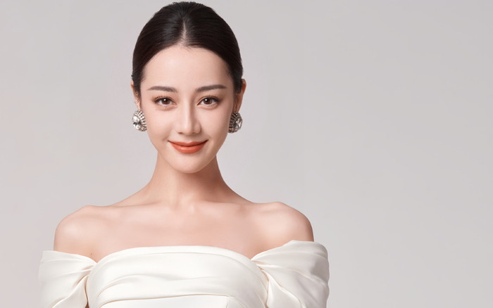 Khán giả lo lắng cho tình hình của Địch Lệ Nhiệt Ba (Ảnh: Weibo). 