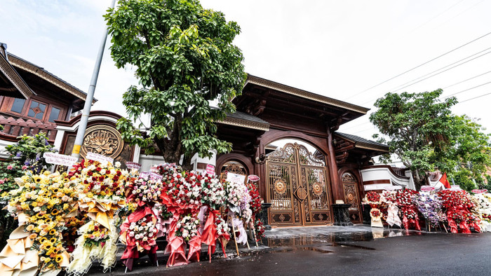 Gần 100 cảnh sát phong toả, khám xét biệt phủ của vợ chồng thẩm mỹ viện Mailisa Ảnh 4