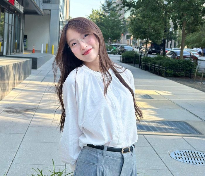 Khánh Vy thường sử dụng đồ công nghệ để phục vụ cho công việc. Ảnh: FBNV