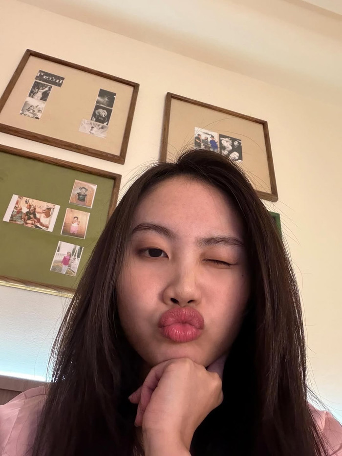 Phương Mỹ Chi khoe ảnh cận mặt. Ảnh: IGNV