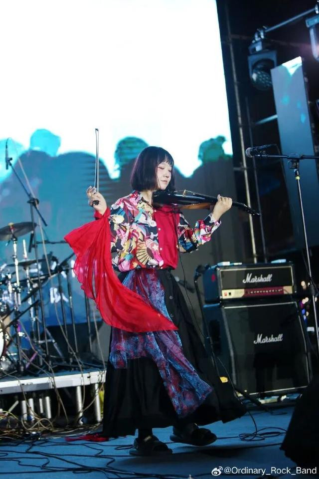 Nữ ca sĩ bị giàn giáo sân khấu sập đè lên người tử vong Ảnh 3