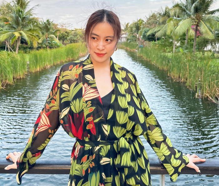 Hoàng Thùy Linh từng gây chú ý với một chiếc điện thoại 10 triệu đồng. Ảnh: FBNV