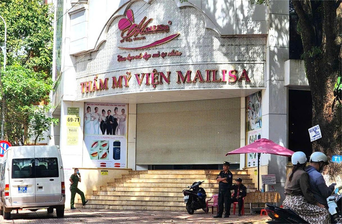 Lực lượng chức năng có mặt tại một toà nhà thuộc hệ thống thẩm mỹ viện Mailisa vào ngày 13/11.