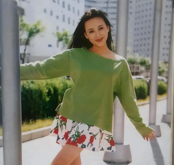 Năm 2009, nữ diễn viên Miêu Ất Ất rút khỏi màn ảnh, chuyển sang vai trò sản xuất phim.