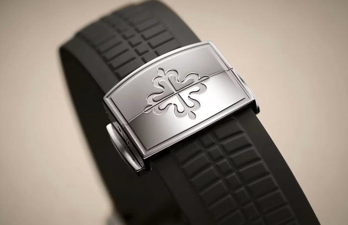 Thiết kế của dây đeo đã biến chiếc đồng hồ của Chu Thanh Huyền trở nên khác biệt so với nhiều dòng đồng hồ khác. (Ảnh: Patek Philippe)