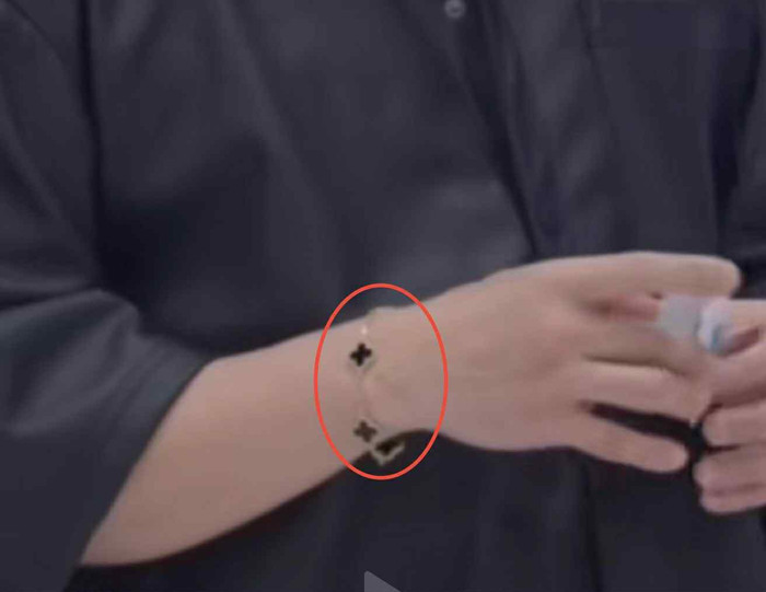 Chiếc vòng tay trị giá 9 chữ số của Trấn Thành thu hút sự chú ý của giới mộ điệu. Ảnh chụp màn hình