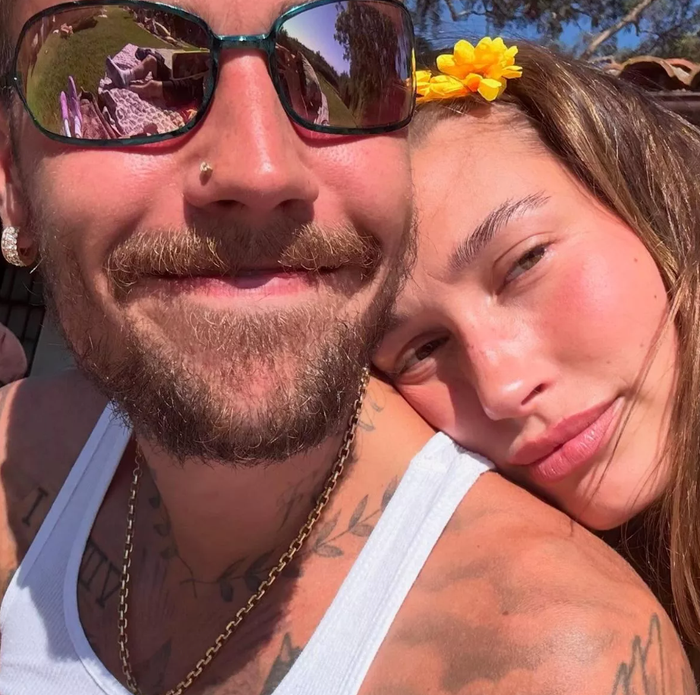 Hình ảnh Justin Bieber và vợ anh - Hailey Bieber.