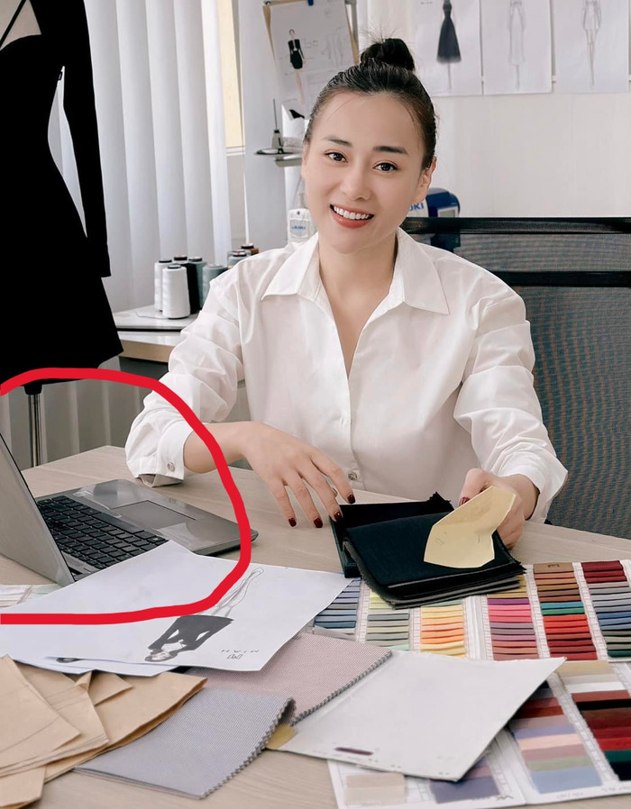 Chiếc máy tính hỗ trợ Phương Oanh trong công việc. Ảnh: FBNV