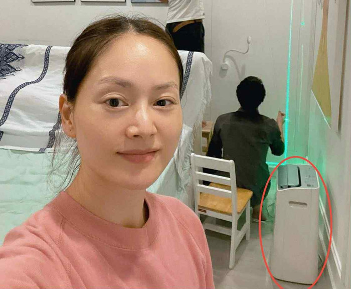 Lan Phương 'vô tình' khoe chiếc máy lọc không khí 8 triệu. Ảnh: FBNV