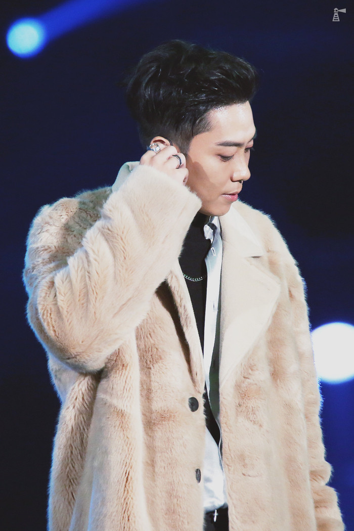 Nam ca sĩ phẫu thuật 'triệt sản' sau 1 tháng cưới vợ Ảnh 1