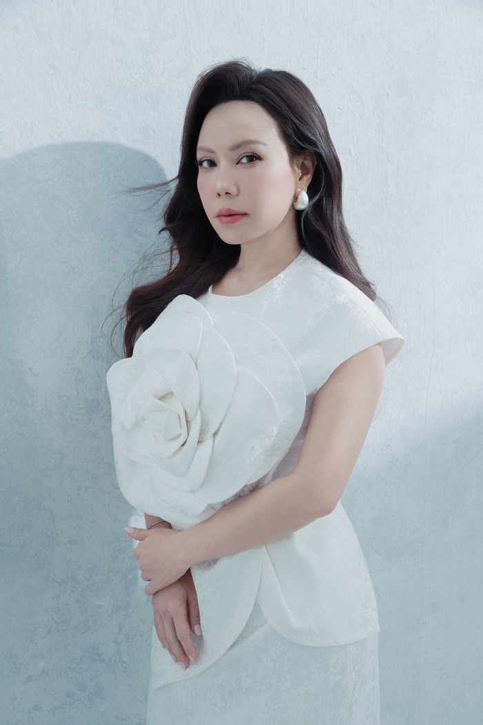 Việt Hương lựa chọn đồng hồ có giá 3 triệu. Ảnh: FBNV